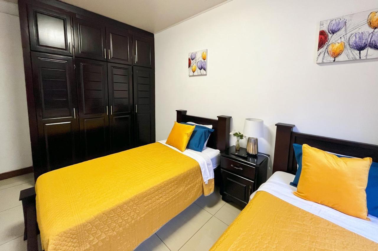 Viva Guest House Сан-Хосе Экстерьер фото