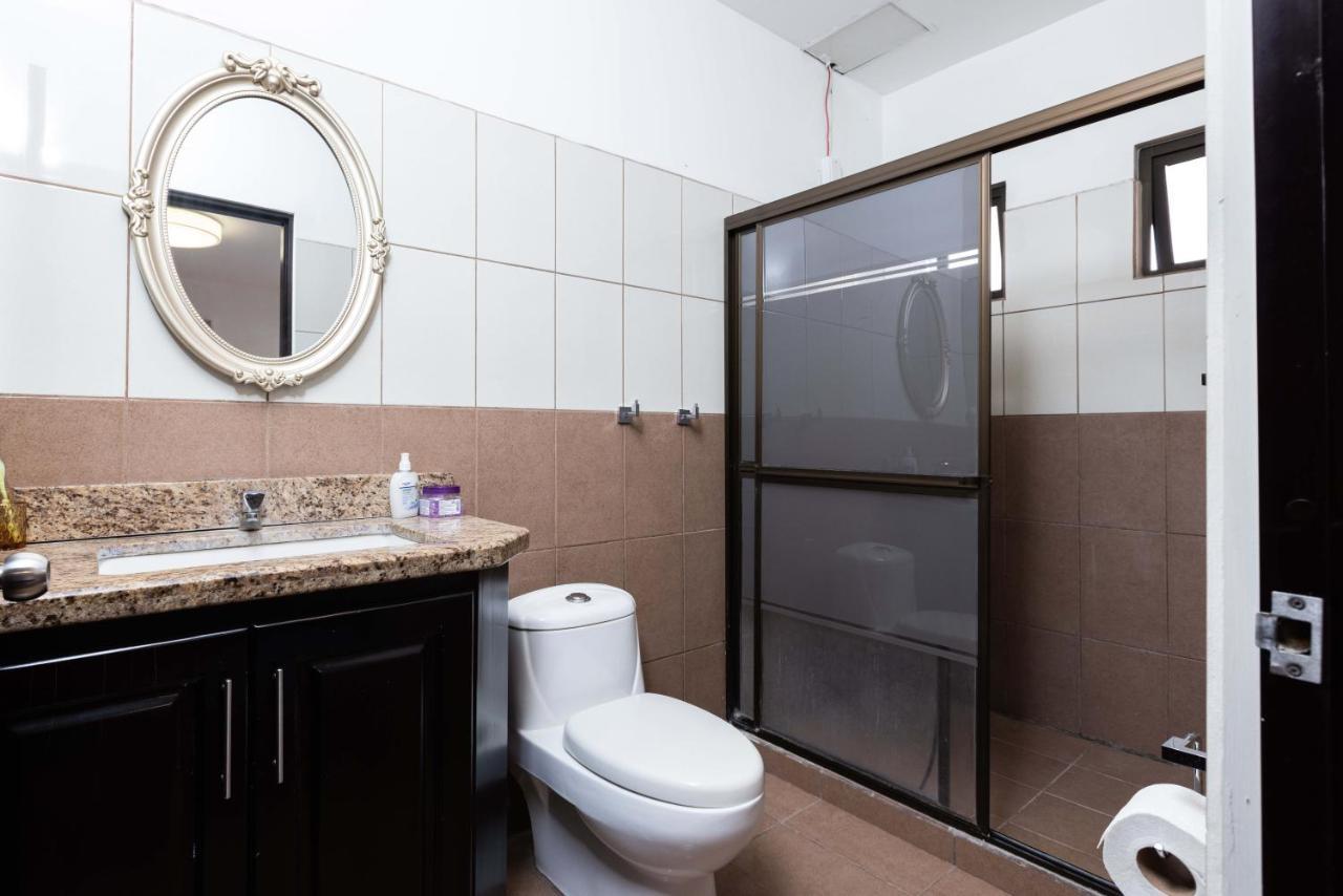 Viva Guest House Сан-Хосе Экстерьер фото