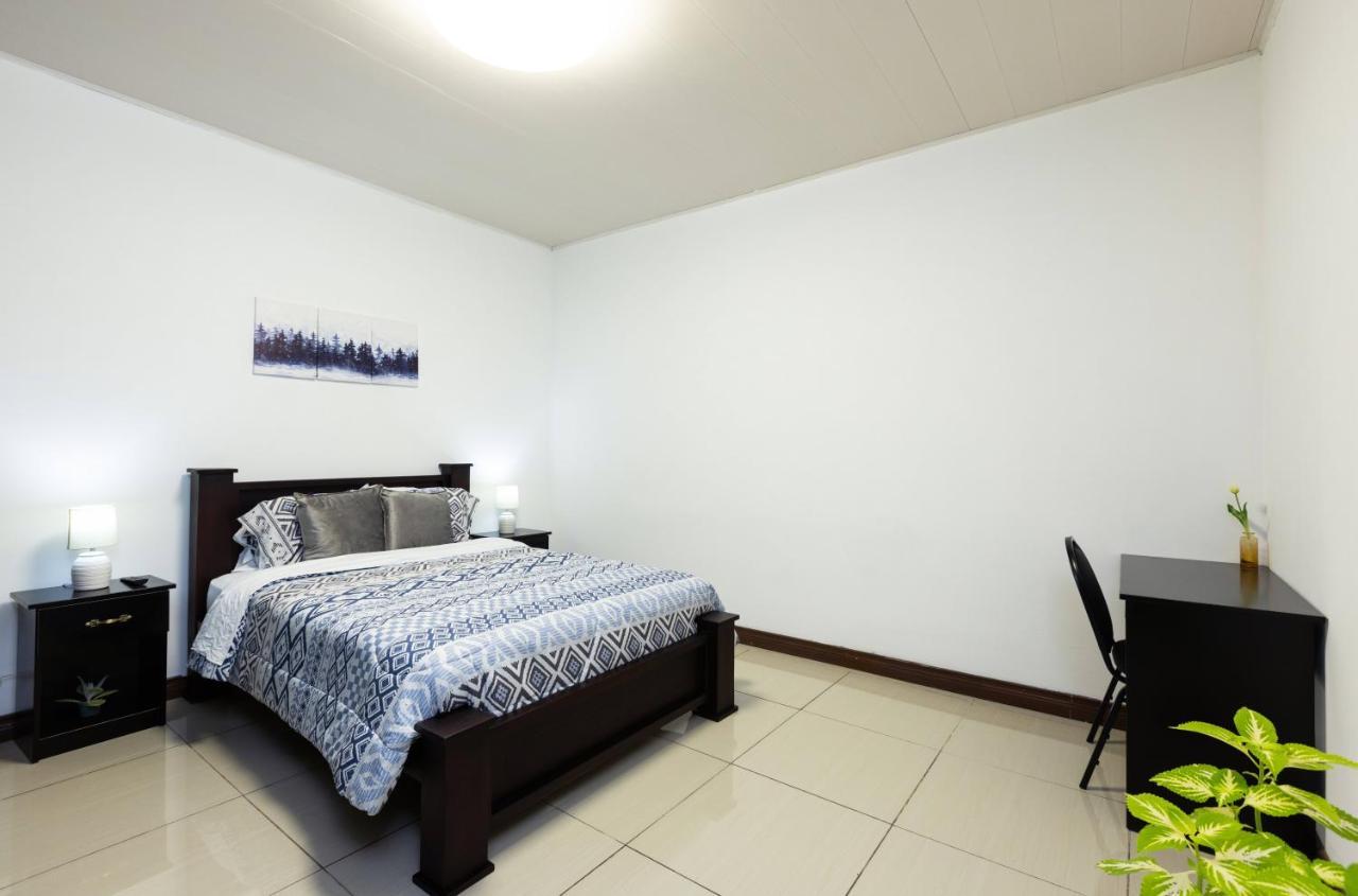 Viva Guest House Сан-Хосе Экстерьер фото