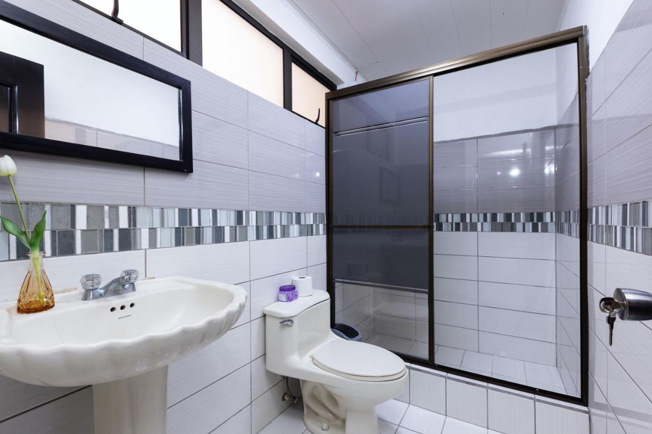 Viva Guest House Сан-Хосе Экстерьер фото